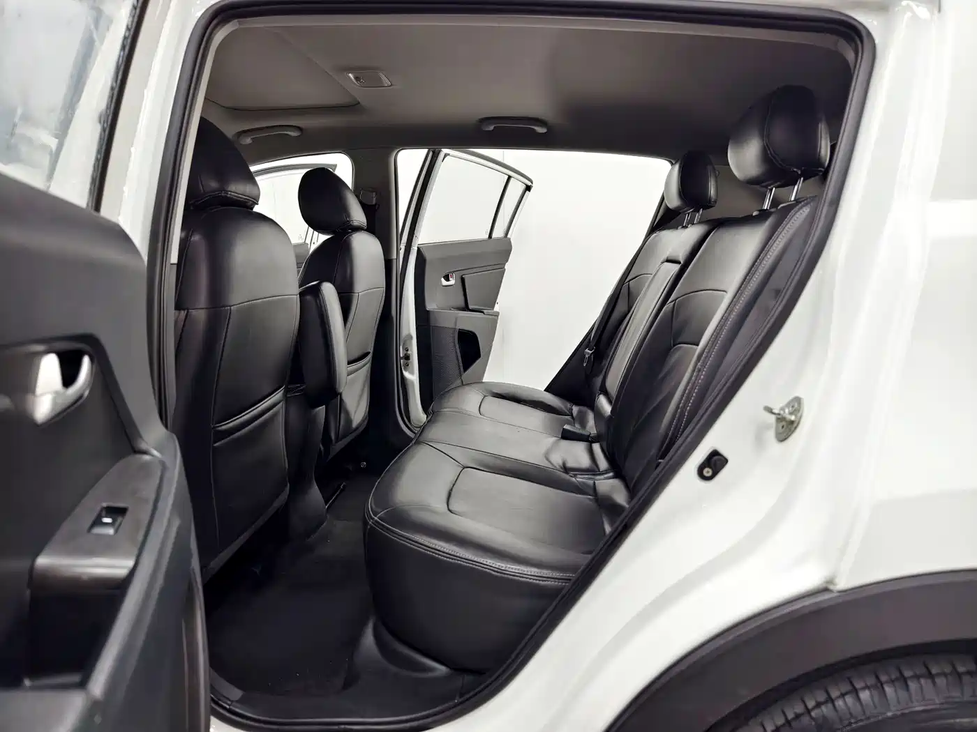 Kia Sportage 2015 2.0L Automatic 2WD GL фото 13