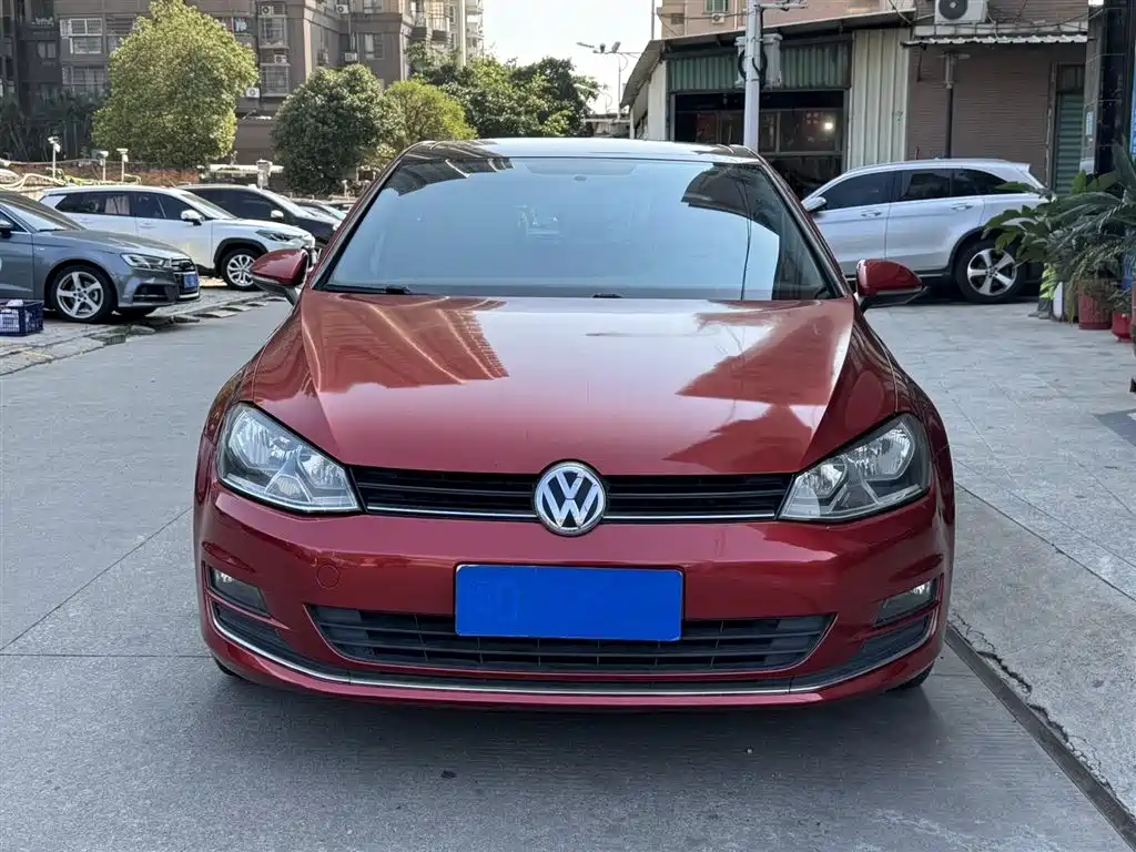 Volkswagen Golf 2015 1.6L Automatic Comfort фото 2
