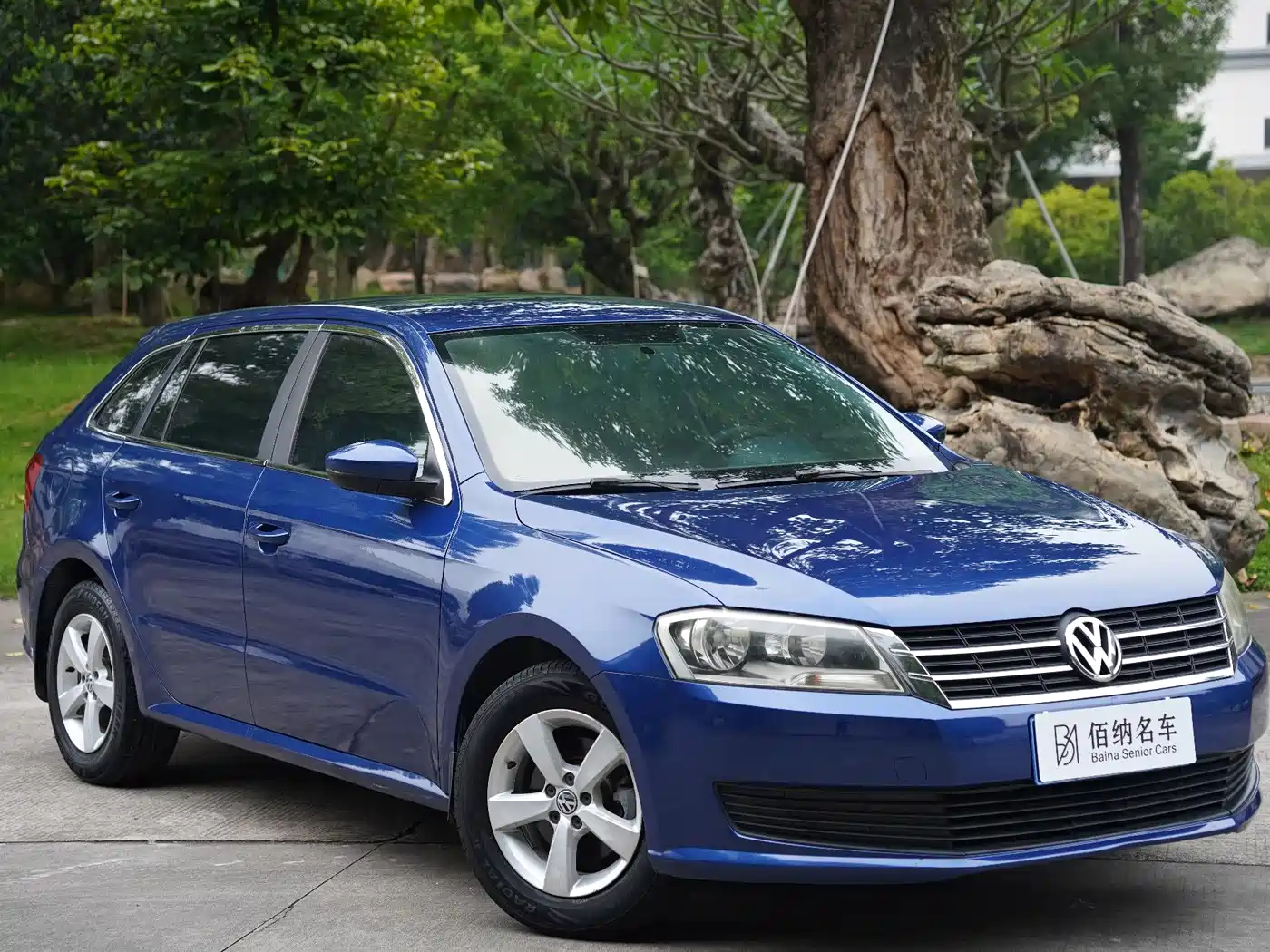 Volkswagen Lavida Tour 2013 1.6L Automatic Trend Style фото 3