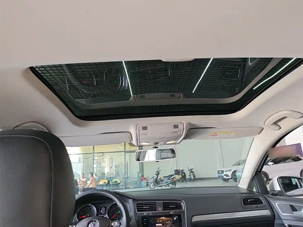 Volkswagen Golf 2019 200TSI DSG Comfort Progressive China VI фото 18