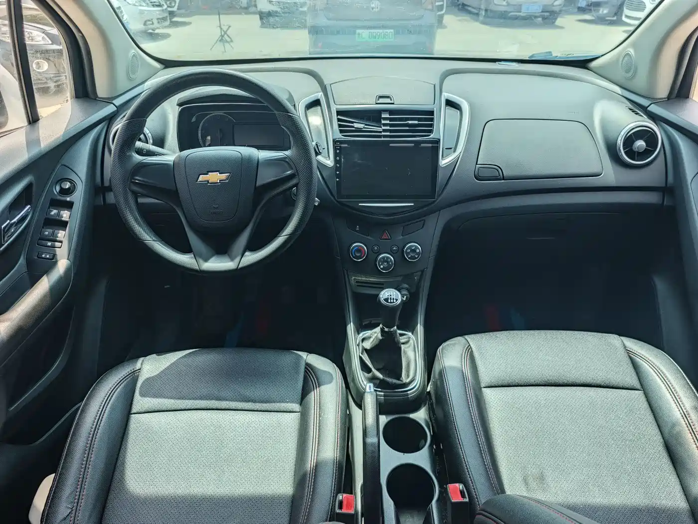 Chevrolet Trax 2016 1.4T Manual 2WD Comfort Sunroof Edition фото 7