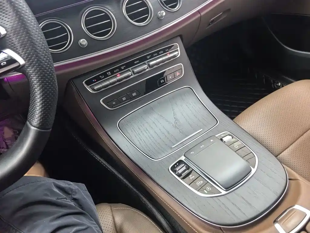 Mercedes-Benz E-Class 2023 E 300 L Sport Fashion фото 13