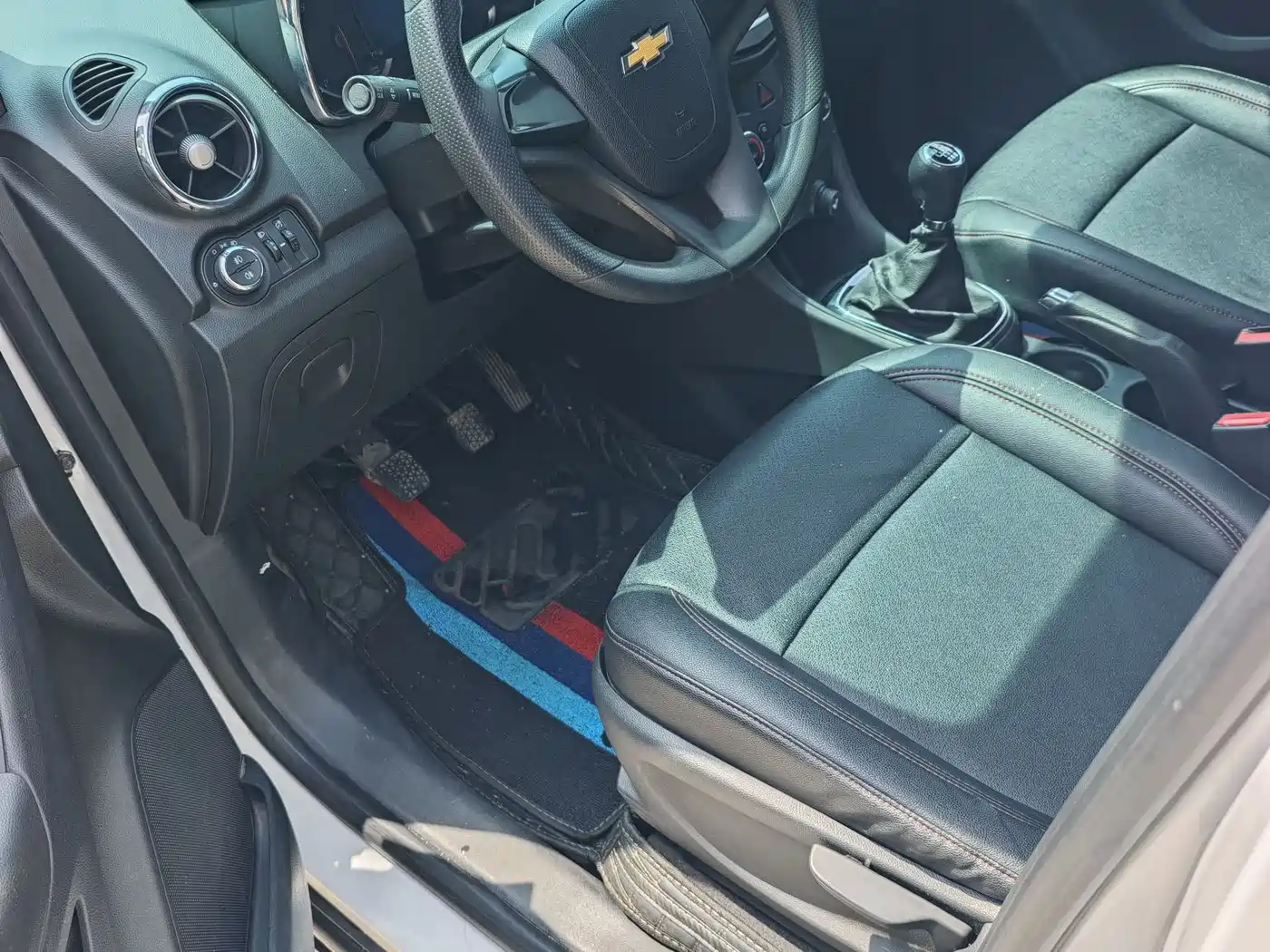 Chevrolet Trax 2016 1.4T Manual 2WD Comfort Sunroof Edition фото 6