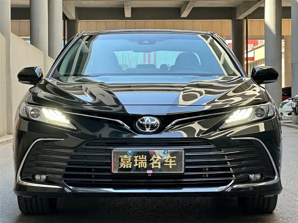 Toyota Camry 2021 2.5G Luxury Edition фото 2