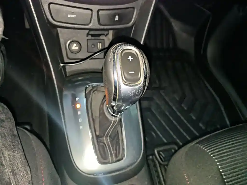 Buick Encore 2015 1.4T Automatic 2WD Urban Elite фото 14