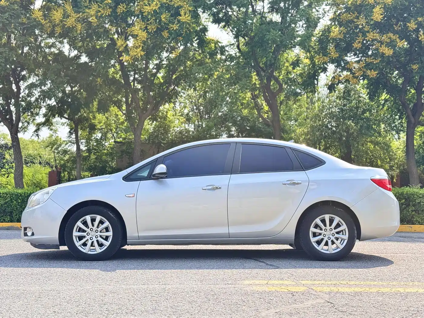 Photo 4 - Buick Excelle