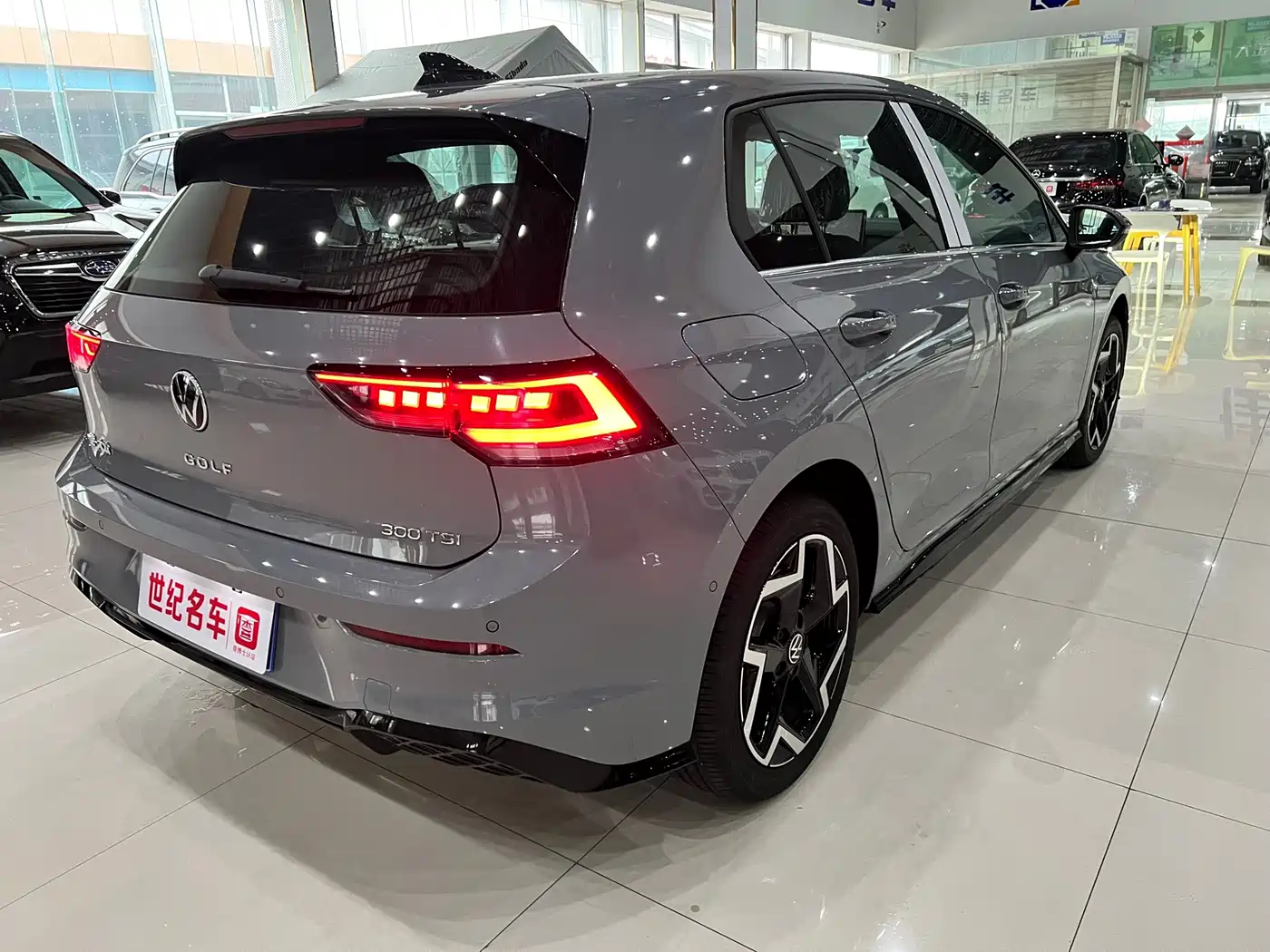 Volkswagen Golf 2025 2025 300TSI R-Line