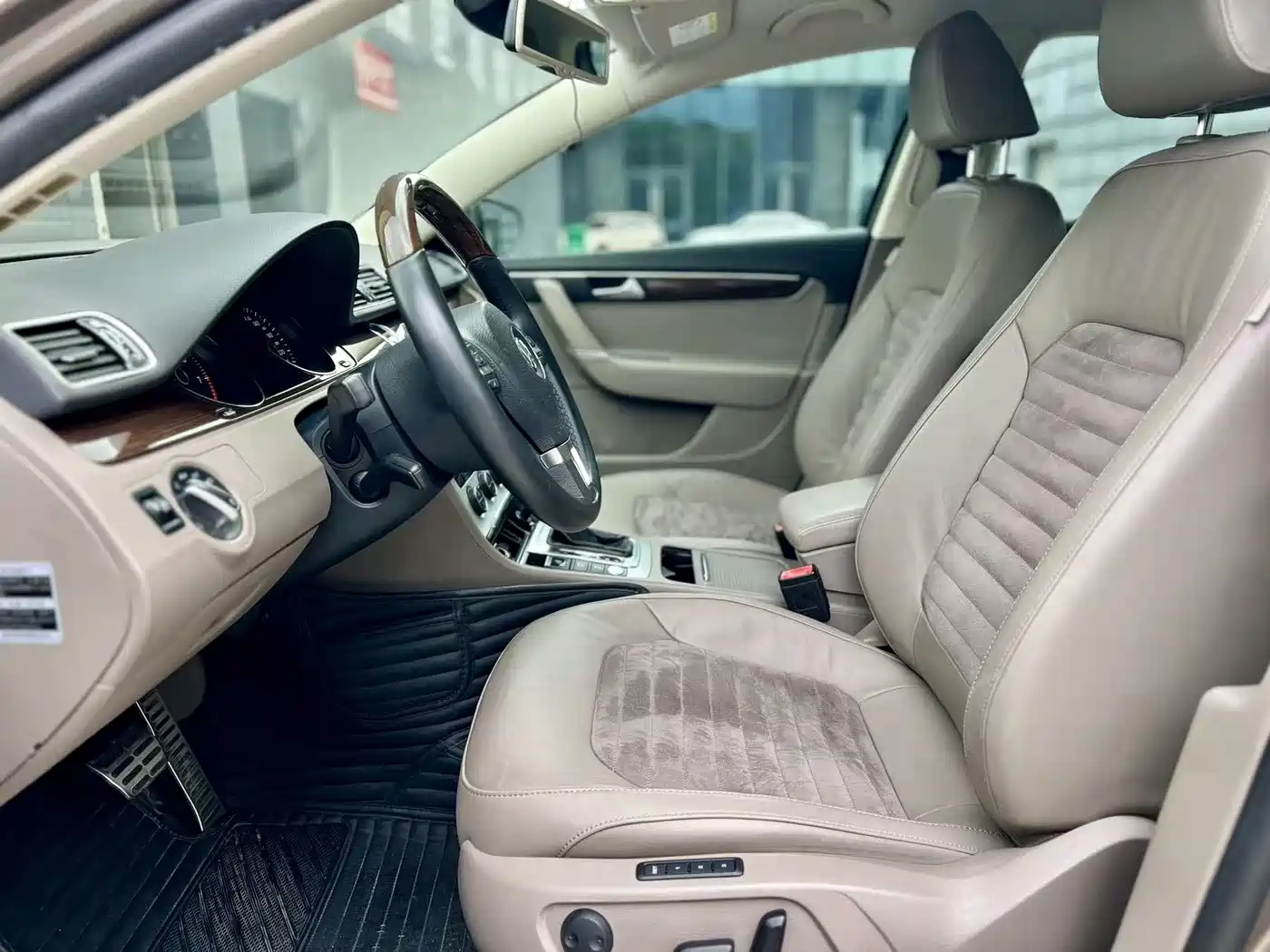 Volkswagen Magotan 2015 2.0TSI Premium фото 3