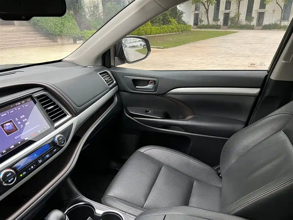 Toyota Highlander 2017 2.0T 4WD Premium 7-Seater фото 5