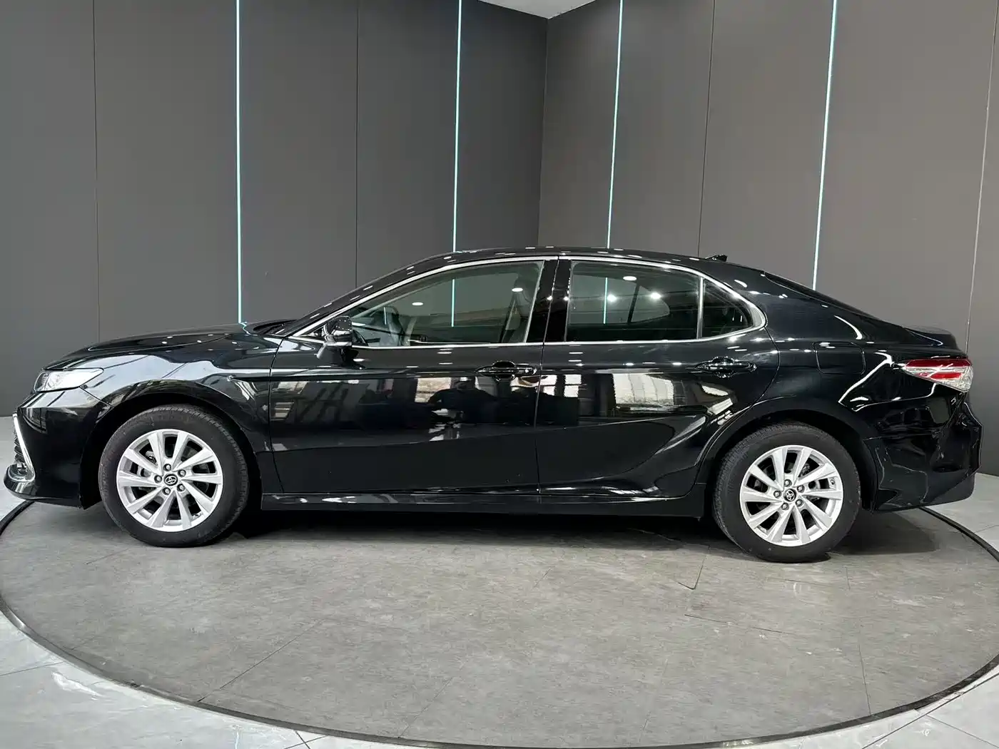 Toyota Camry 2022 2.0GVP Leading Edition фото 4