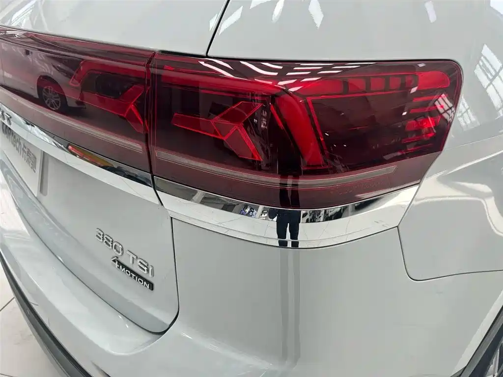 Volkswagen Teramont 2024 380TSI 4WD Dragon Soar Edition фото 15