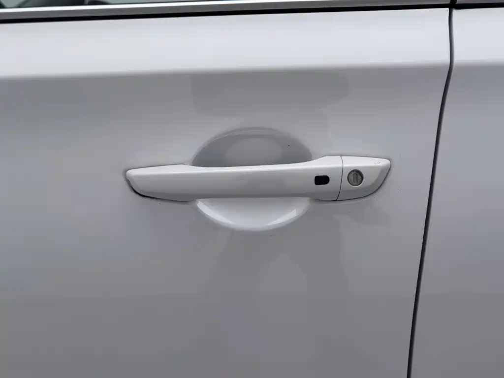 Фото 18 - Changan Eado