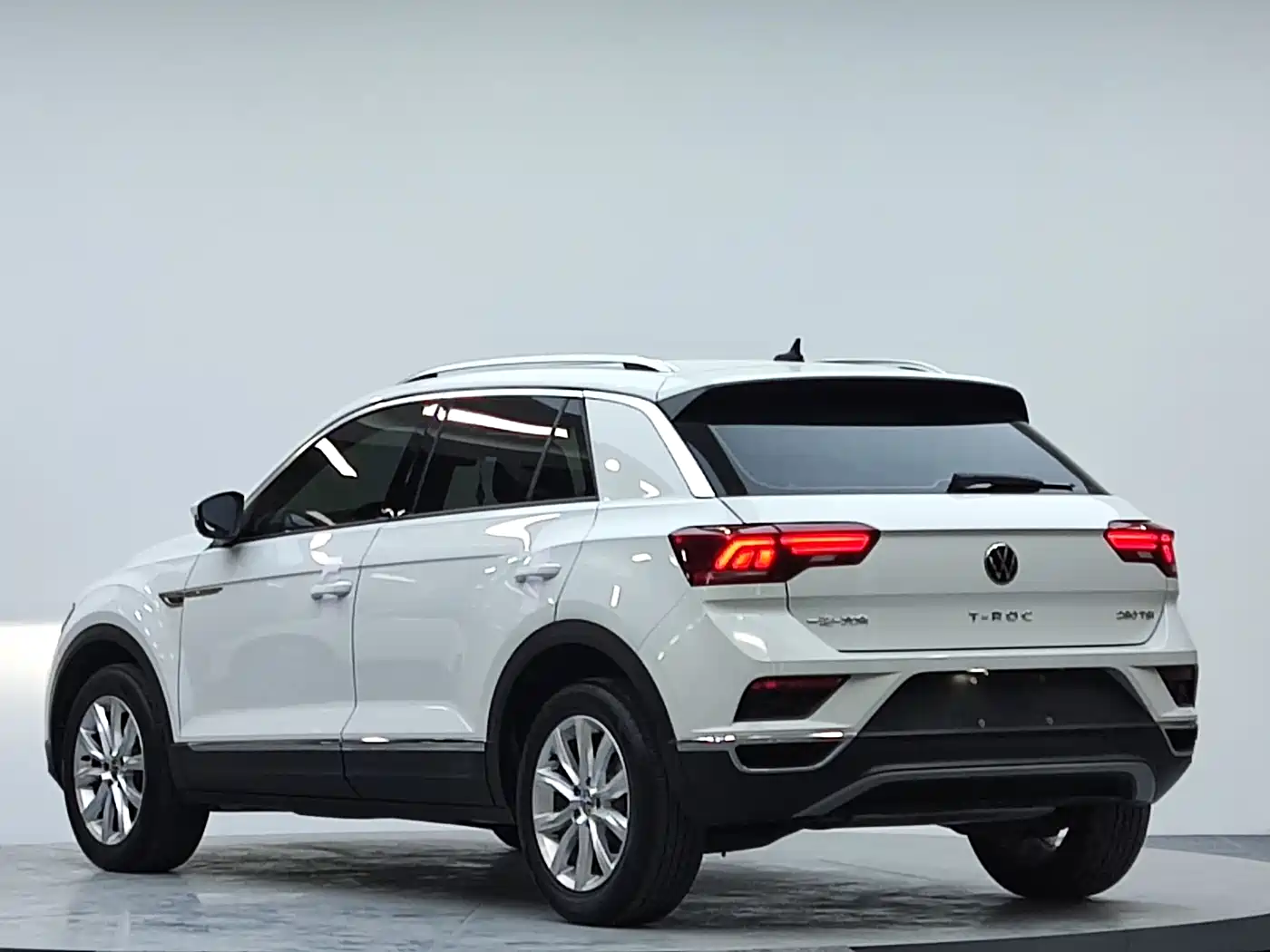 Volkswagen T-ROC 2022 280TSI DSG 2WD Elite PLUS фото 6