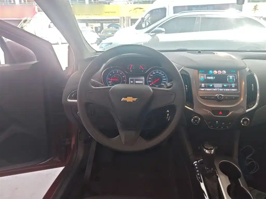 Chevrolet Cruze 2017 1.4T DCT Pioneer Sunroof фото 11