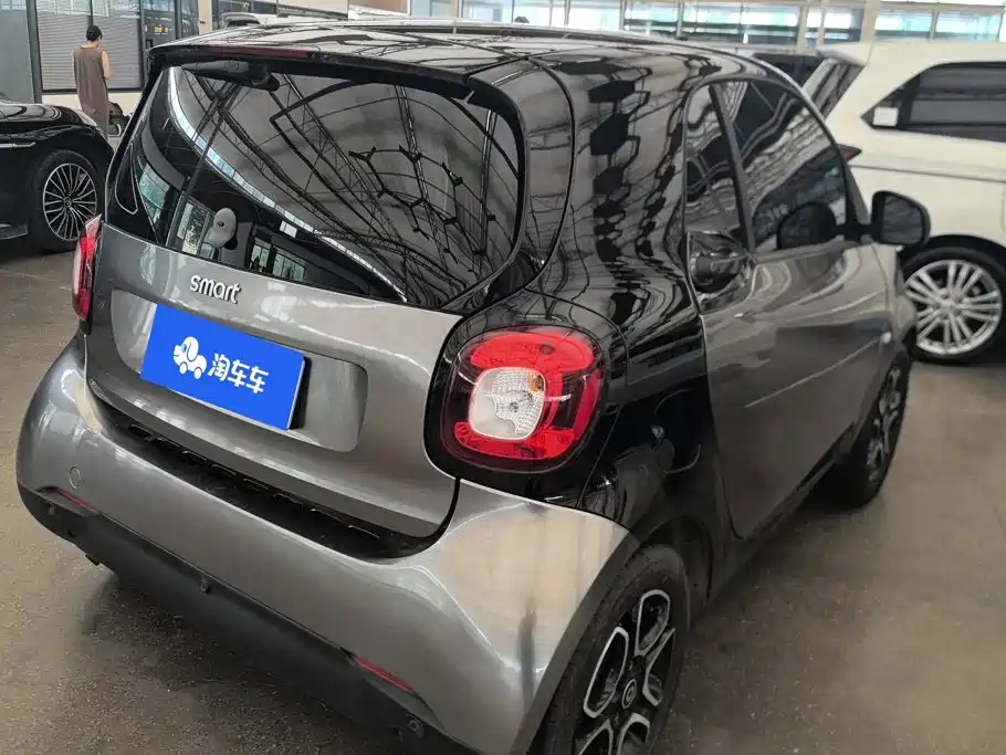smart fortwo 2019 2018 0.9T 66kW Hardtop Pioneer Edition China V