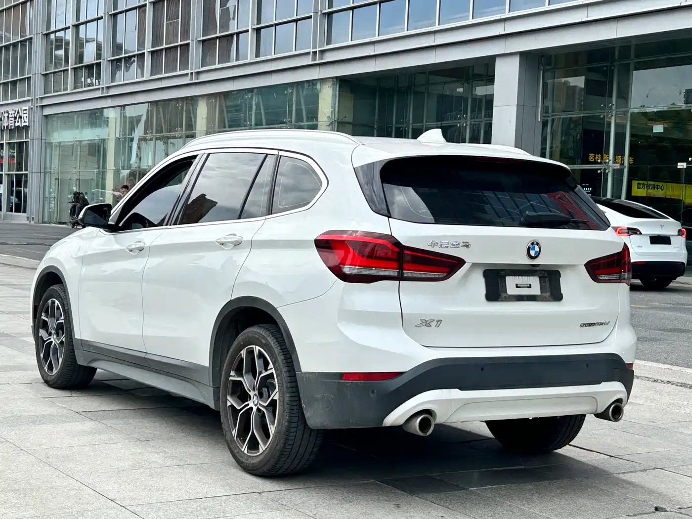 BMW X1 2022 sDrive25Li Leading фото 6