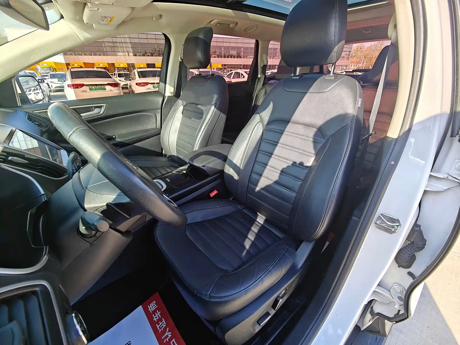 Фото 19 - Ford Edge