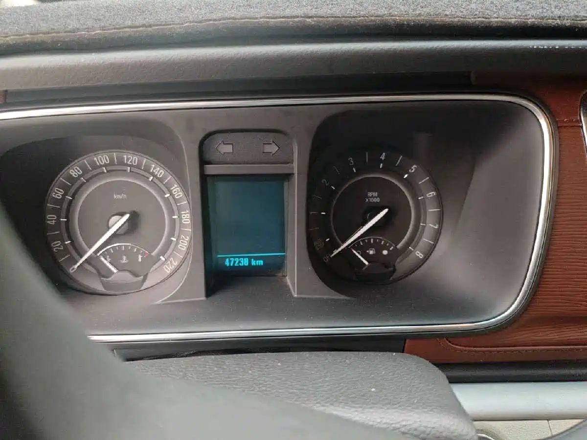 Buick GL8 2017 25S Premium Model China V фото 7