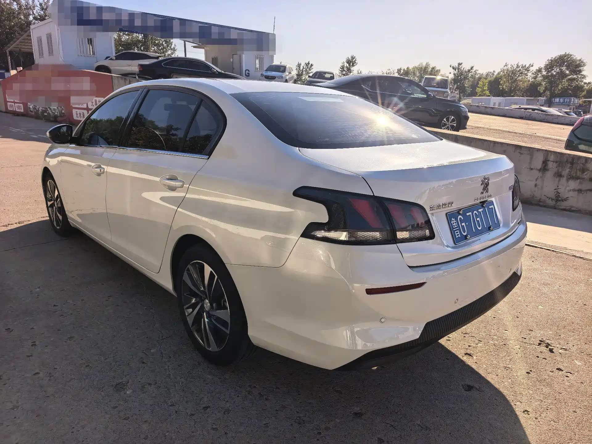 Photo 6 - Peugeot 408
