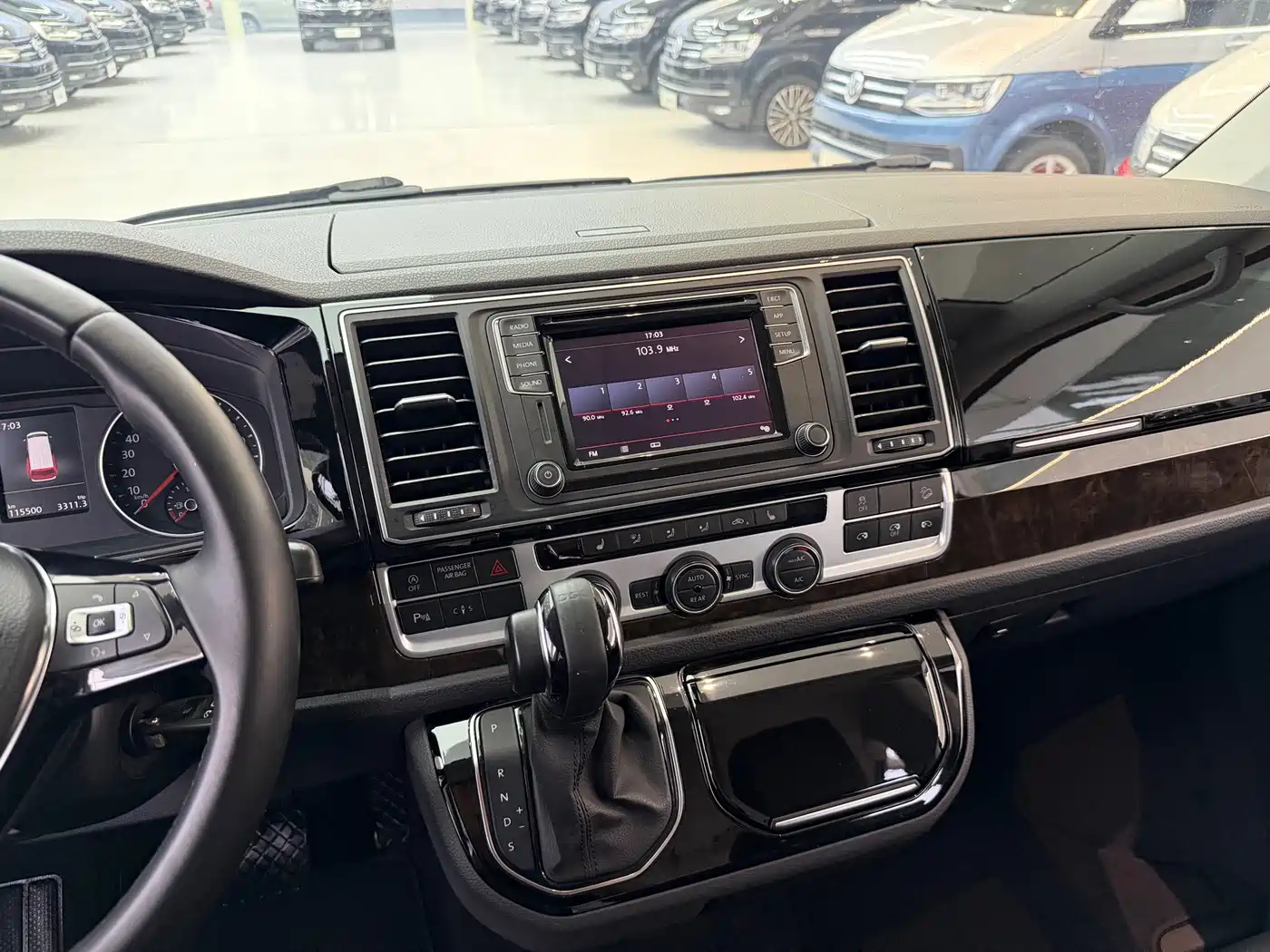 Volkswagen Multivan 2019 2017 70 Years of the Bulli Special Edition