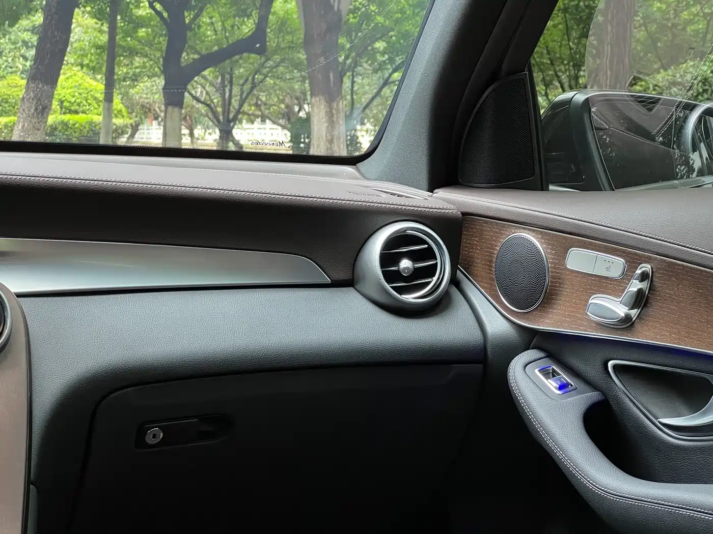 Mercedes-Benz GLC 2022 Model GLC 260 L 4MATIC Luxury Edition фото 17