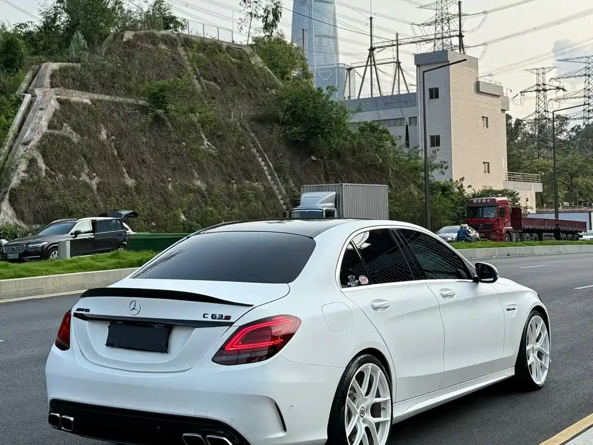 Mercedes-Benz C-Class AMG 2015 AMG C 63 фото 8