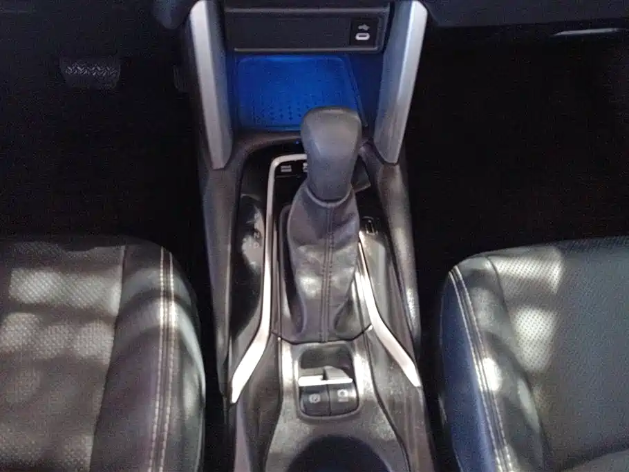 Toyota Frontlander 2024 2.0L Smart Hybrid Dual Engine Luxury Edition фото 16