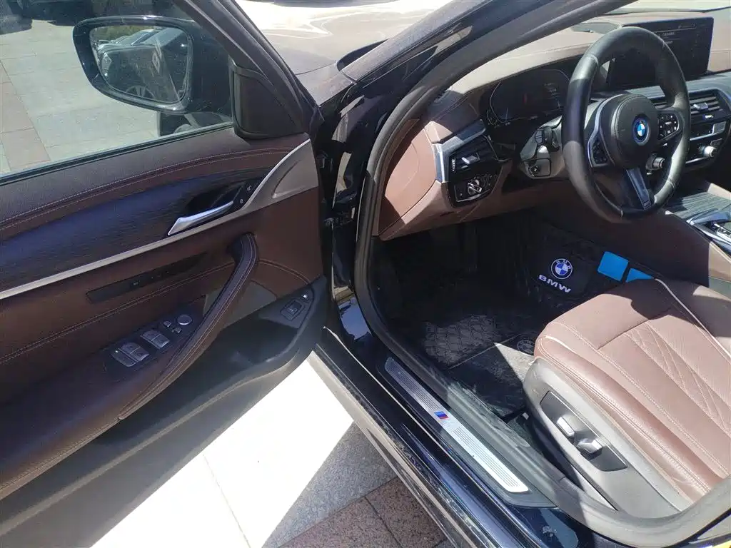 BMW 5 Series New Energy 2021 535Le M Sport Package фото 12