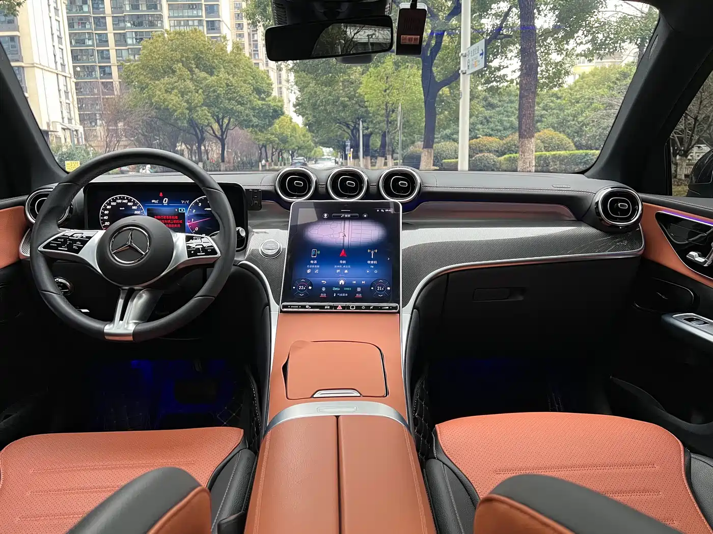 Mercedes-Benz GLC 2023 GLC 260 L 4MATIC Sport 5-seater фото 5