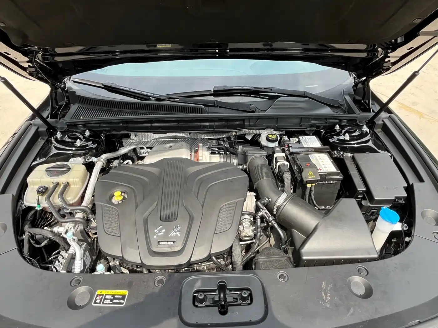 Hongqi H5 2024 2.0T Automatic Smart Connect Flag Smooth Edition фото 19