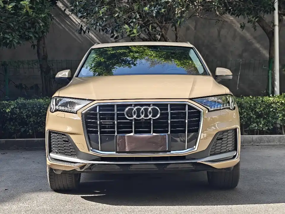Photo 2 - Audi Q7