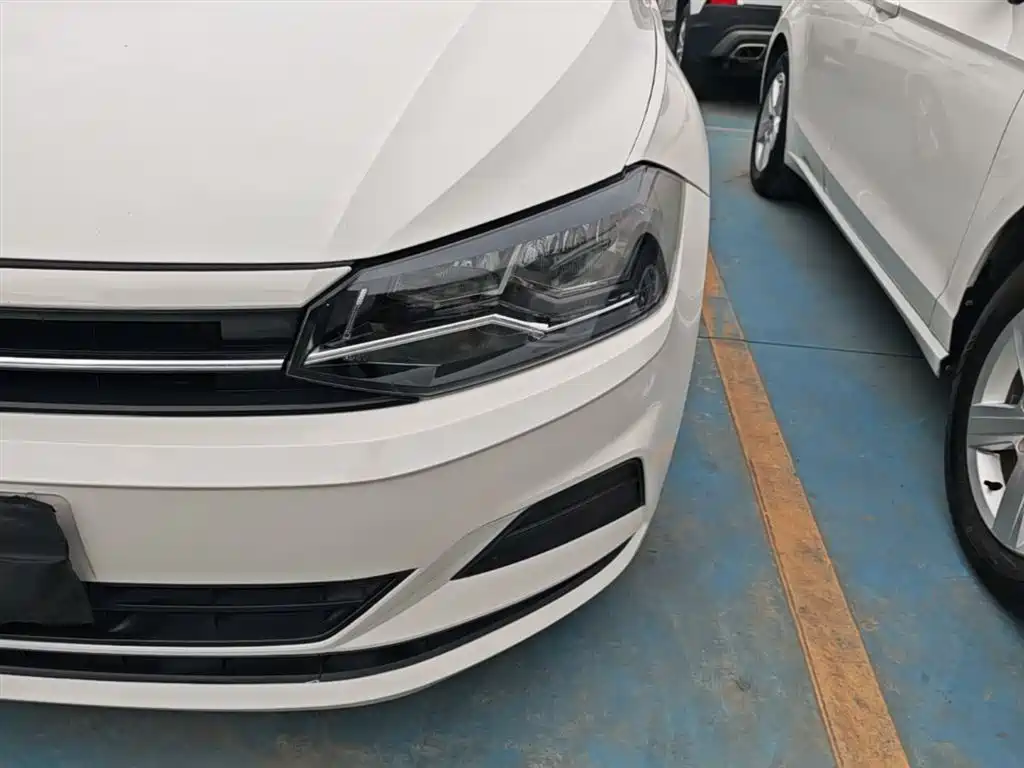 Volkswagen Polo 2019 Plus 1.5L Automatic Colorful Tech Edition фото 24