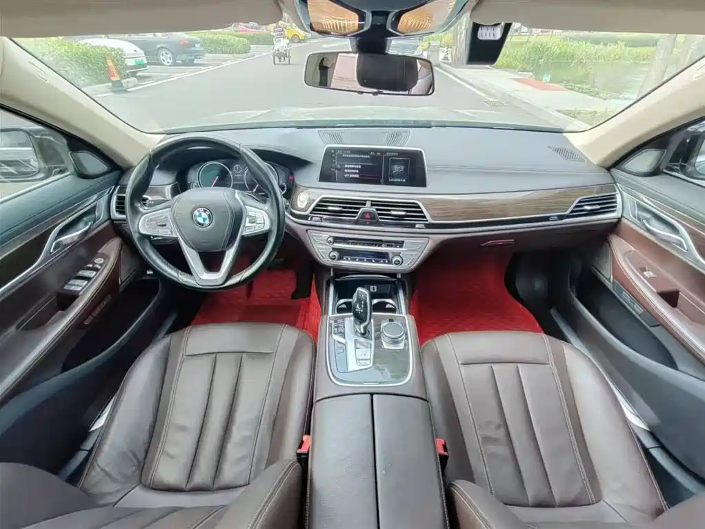 BMW 7 Series 2016 730Li Leading фото 5