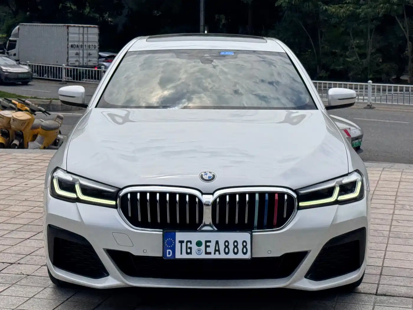 BMW 5 Series 2022 530Li Leading Luxury Package фото 2