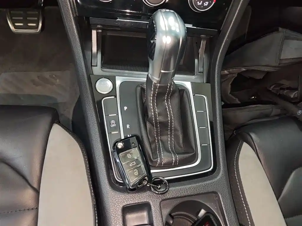 Volkswagen Golf 2020 280TSI DSG R-Line фото 14