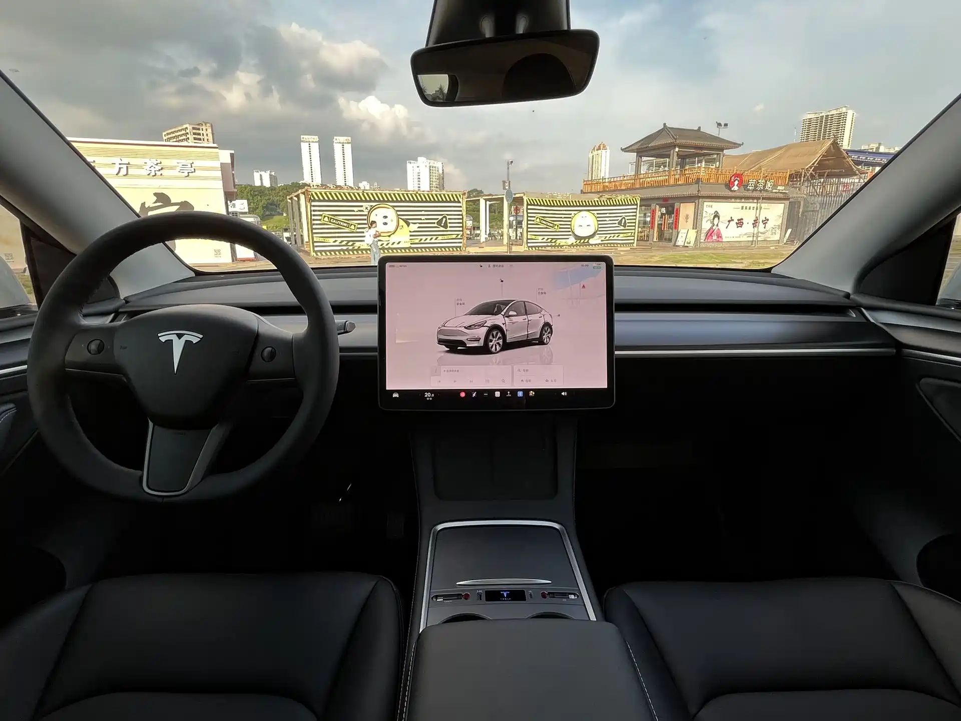 Фото 15 - Tesla Model Y