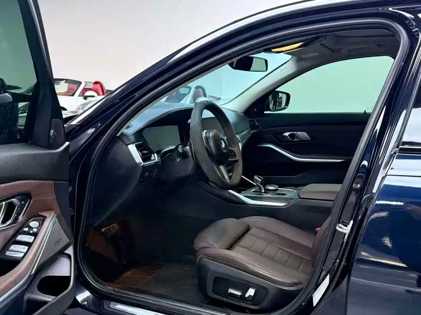 BMW 3 Series 2020 330i M Sport Blackout Package фото 5