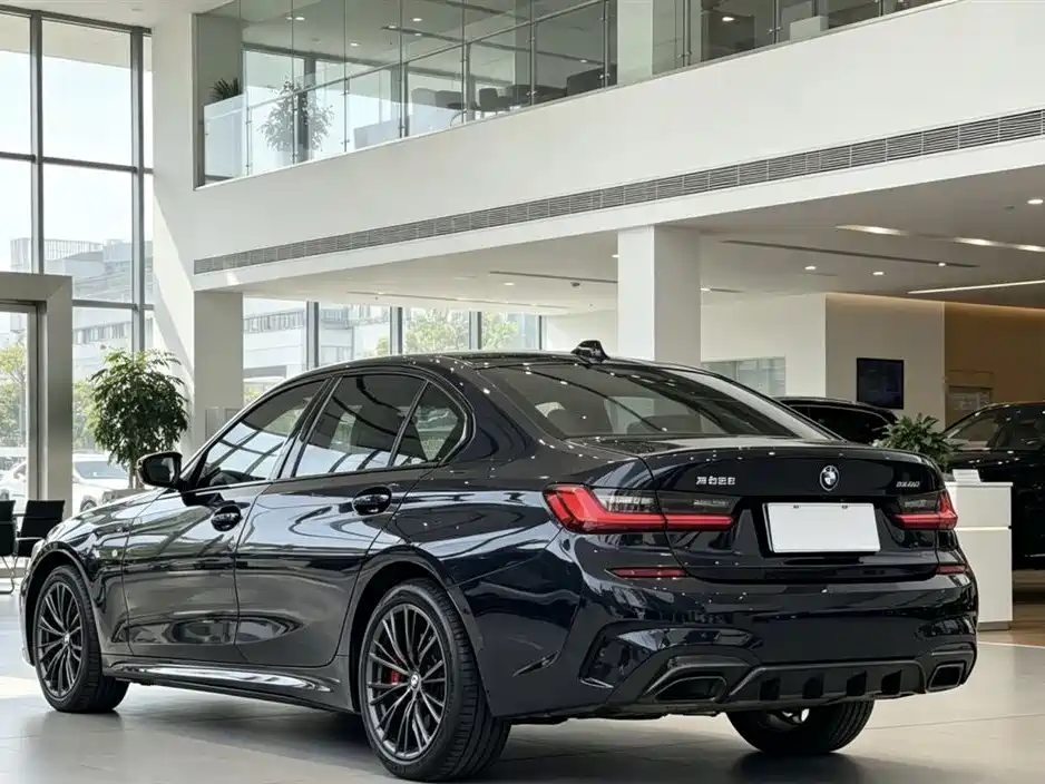 BMW 3-SERIES