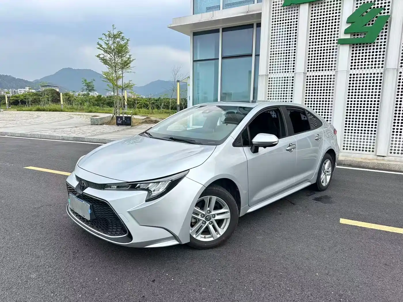 Toyota Levin 2021 185T CVT Luxury Edition фото 4