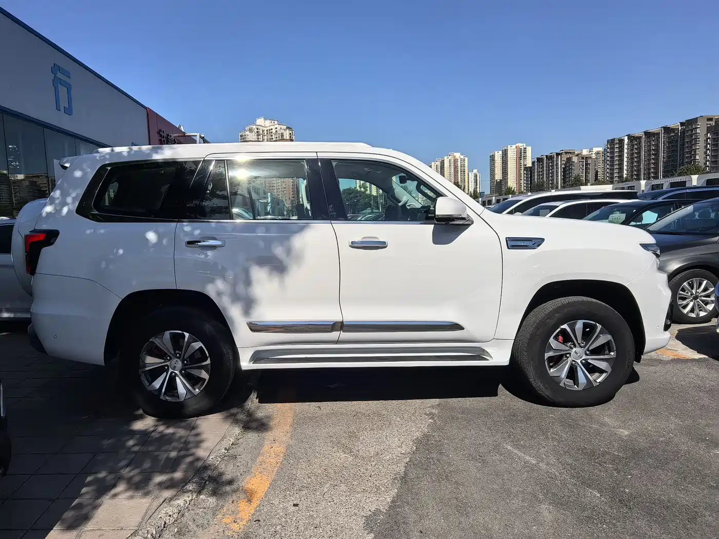 BAIC ORV Beijing Off-Road BJ60 2022 2.0T May Day Edition 7-Seater фото 19