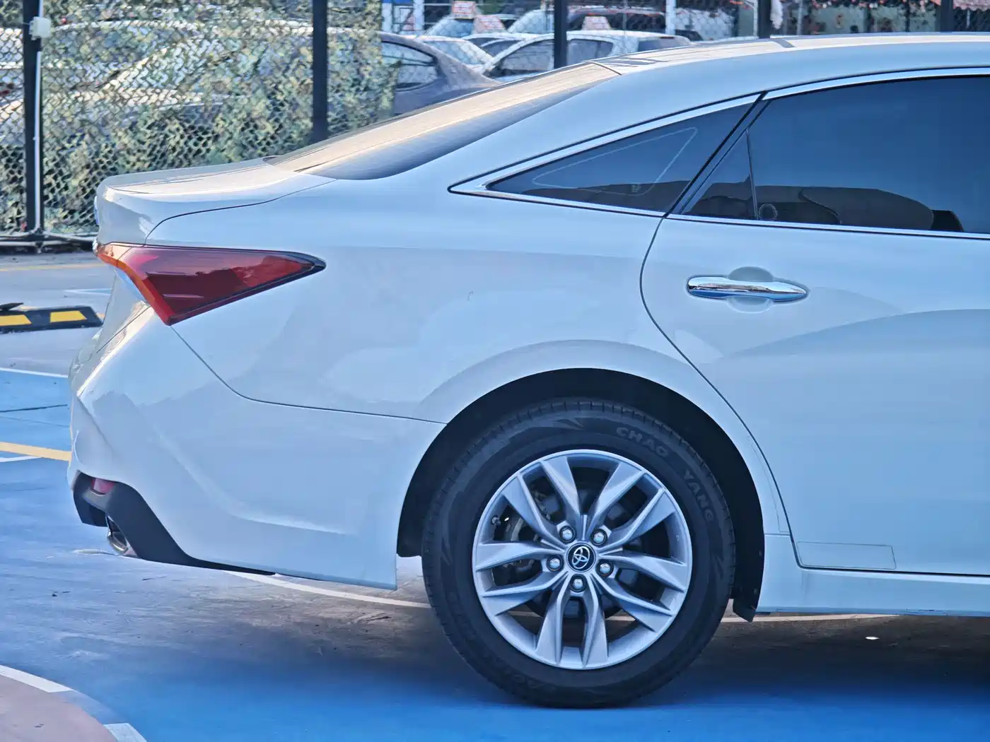 Toyota Avalon 2019 2.0L Luxury Edition (China VI) фото 2