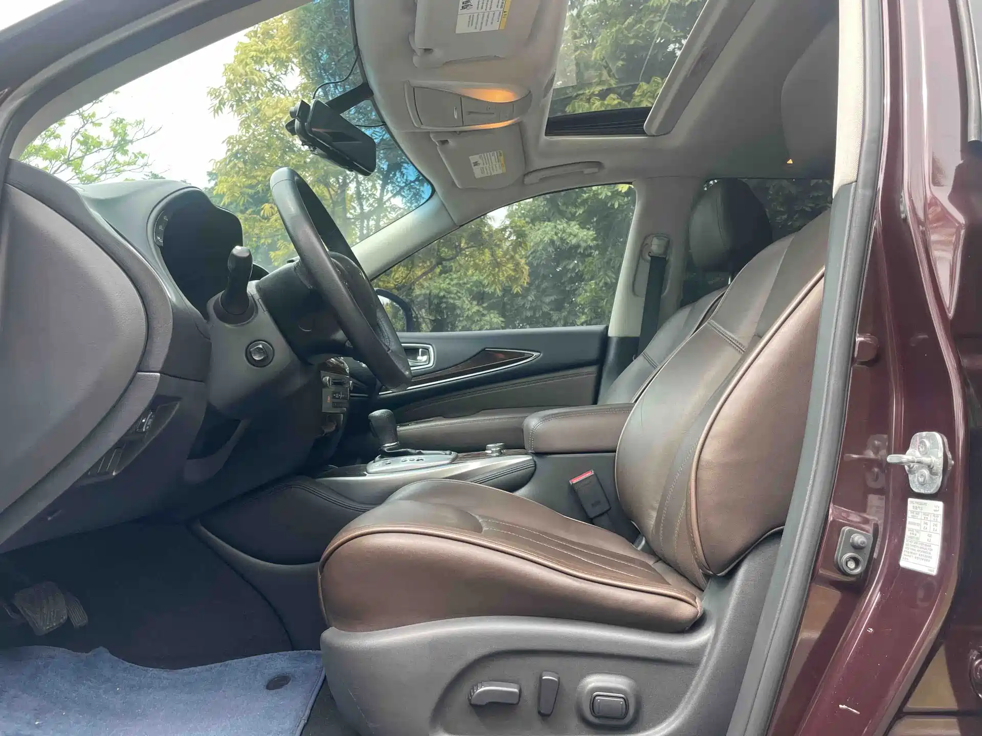 Photo 14 - Infiniti QX60 (Import)