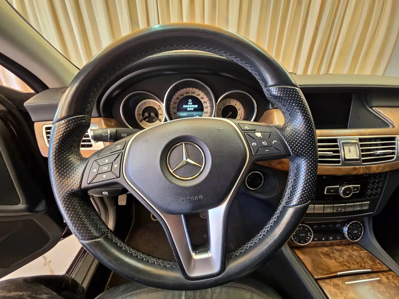 Mercedes-Benz CLS 2012 CLS 300 CGI фото 6