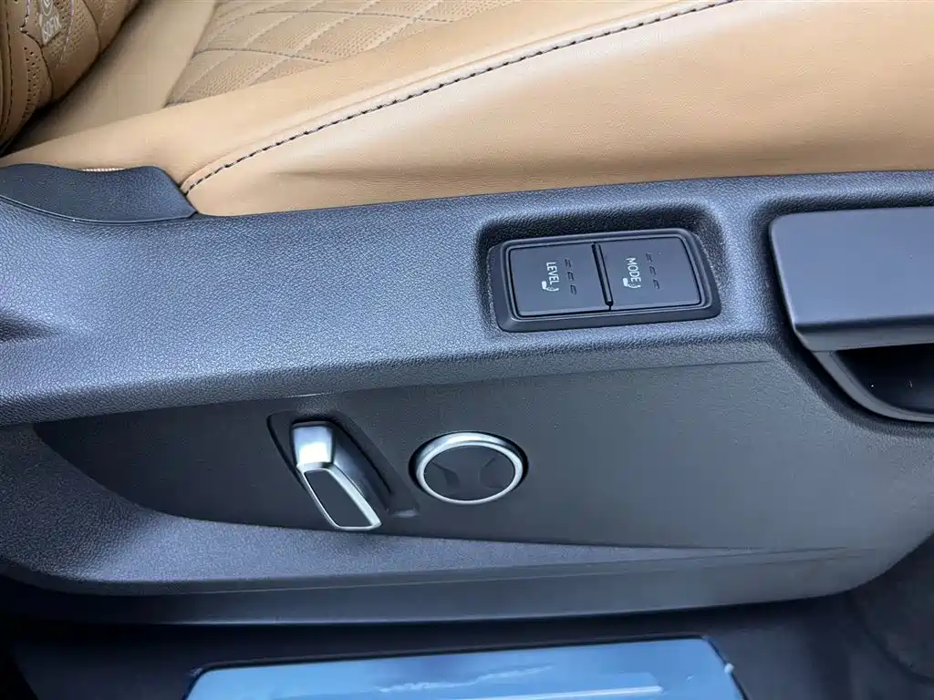 Audi Q6 2024 2024 45 TFSI quattro Qi Yun Yu Lin Package 6-seater
