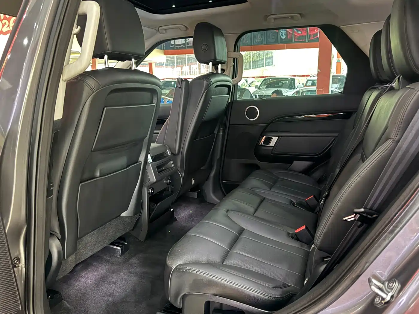 Land Rover Discovery 2017 3.0 SC V6 S фото 14