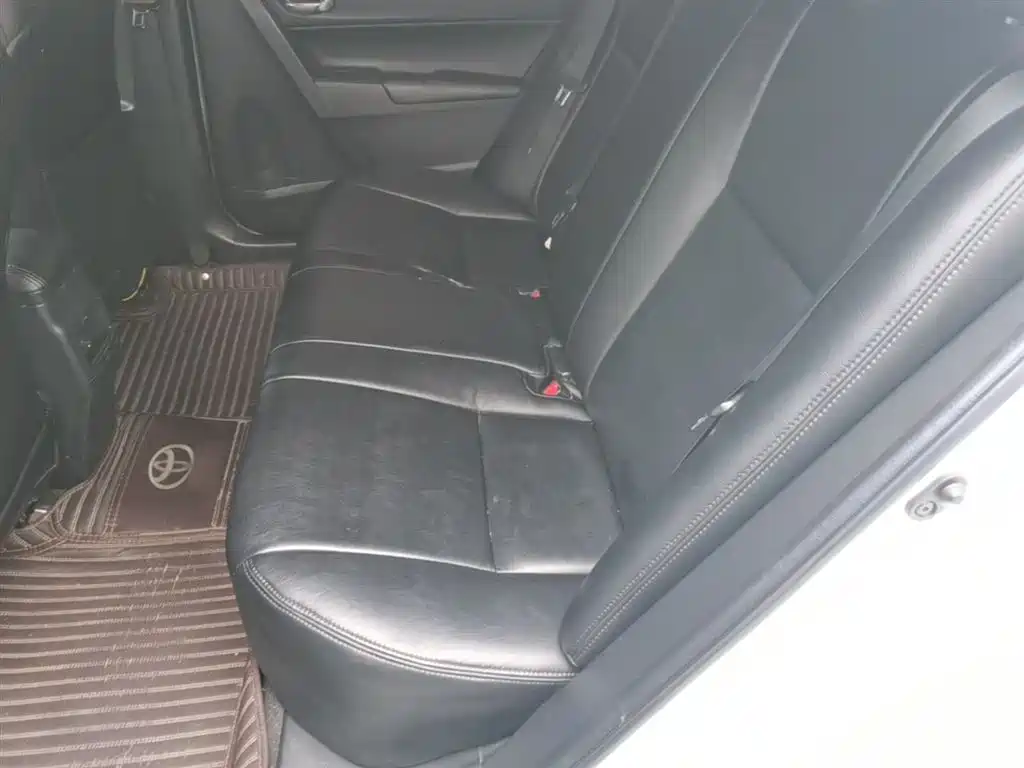 Toyota Corolla 2014 1.6L CVT GL фото 17