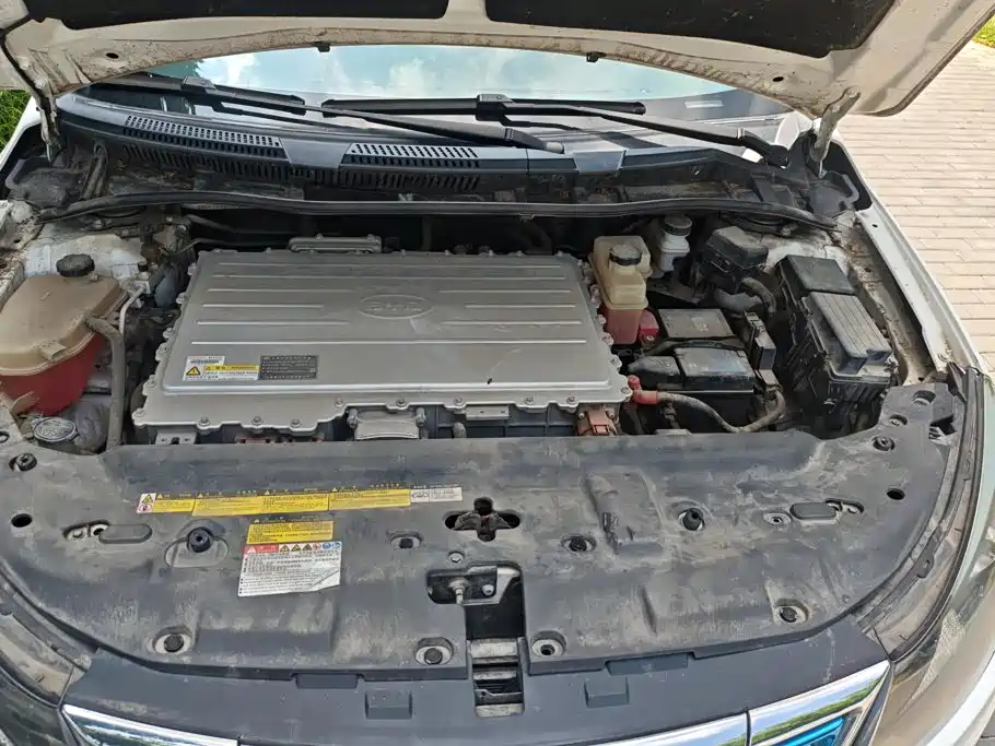 BYD E5