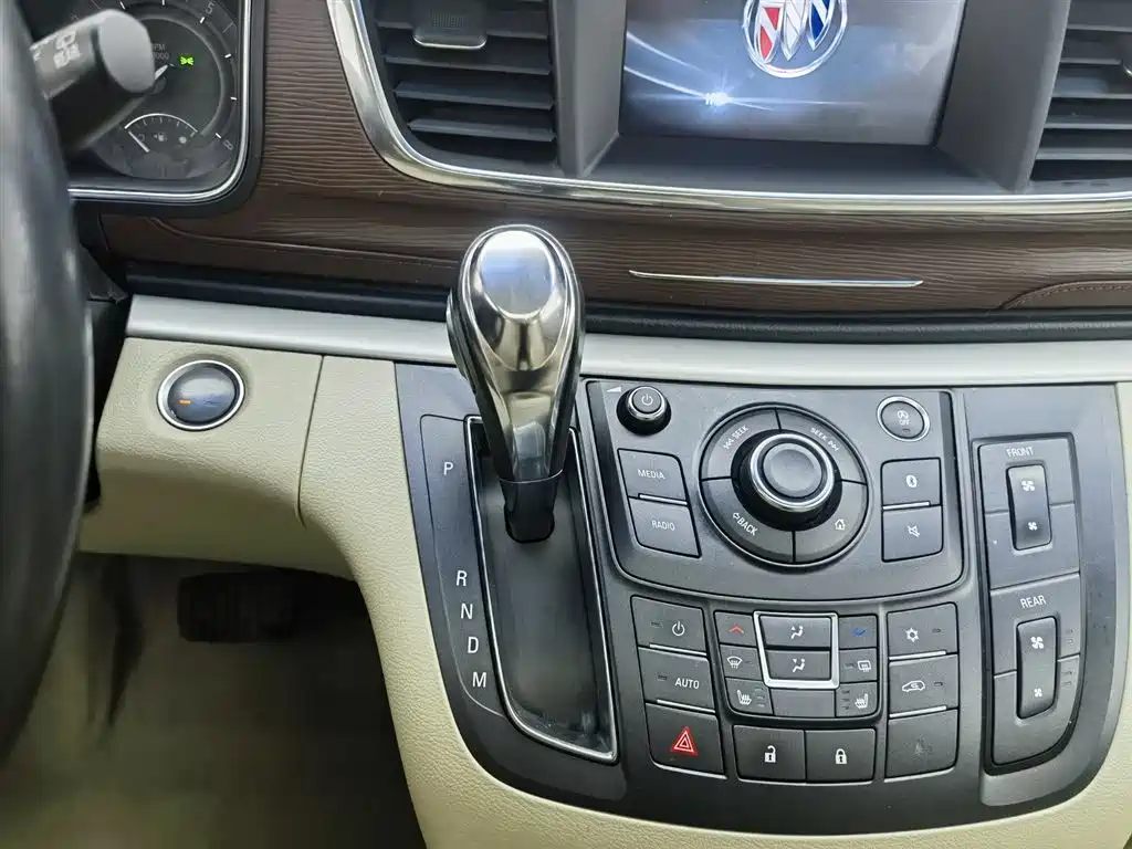 Buick GL8 2017 25S Premium Model China V фото 13