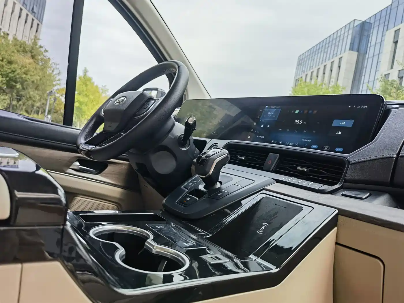 Ford Tourneo 2023 2023 Model 2.0T Auto Premium Edition