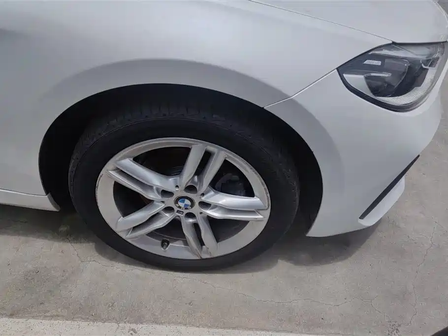 BMW 1 Series 2021 120i M Sport Shadow Edition фото 6
